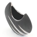 Edle moderne Deko Designer Keramik Vase oval geschwungen, in silber-grau, Ma&szlig;e L/B/H ca. 16 x 7 x 21 cm.