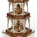 Holz Teelichtpyramide in natur / braun mit 3 Etagen, f&uuml;r 3 Teelichte, L / B / H: 19 x 16,5 x 42 cm, Motiv: Laternenkinder.